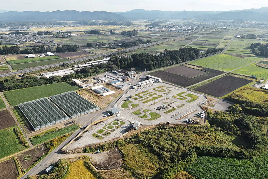 都城ドライビングスクール全景を空撮した様子