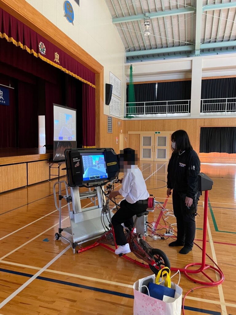 シュミレーターの実車体験の様子