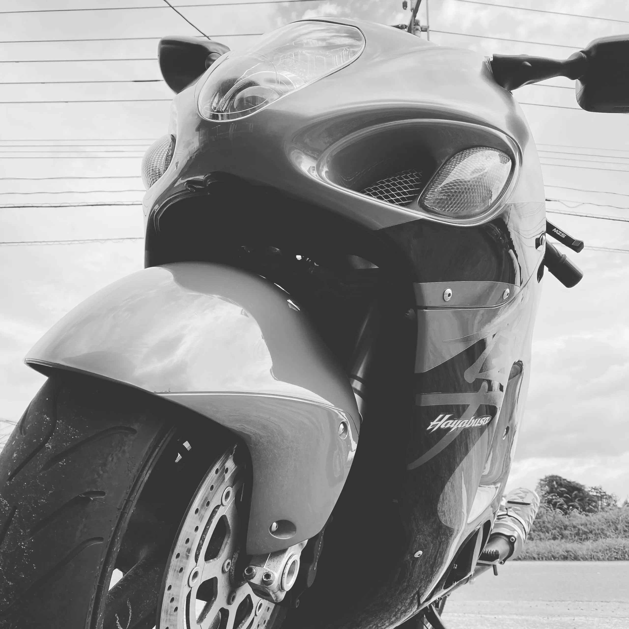 バイクの白黒写真